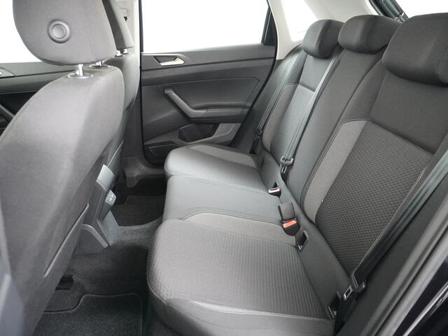 Volkswagen POLO 1.0T 96PK Adaptive Cruise Apple Carplay Android Digital-Cockpit-Pro App-Connect Dual-ECC PDC-a+v Stoel-Verwarmd Navi Life Business Lane-Assist Isofix Voicecommand DAB Front assist ChroomPack. Lmv 2/3Deelbare a-Bank 1e Eigenaar Origineel Nederlandse Auto E