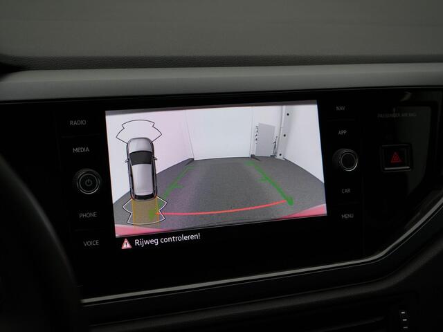 Volkswagen POLO 1.0 TSI 95 pk DSG R-Line Business | IQ Light | Stoelverwarming | Apple Carplay/Android Auto | Adaptive Cruise Control | 16 inch