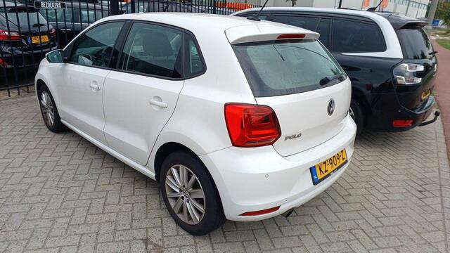 Volkswagen POLO 1.2 TSI Comfortline Connected Series | Airco | Lichtmetalen Velgen | Pakeer sensoren |