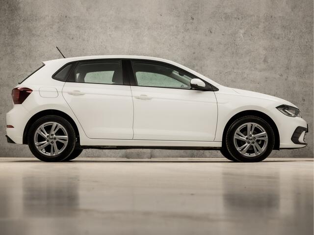 Volkswagen POLO 1.0 Sportline (VIRTUAL COCKPIT, APPLE CARPLAY, STOELVERWARMING, SPORTSTOELEN, CRUISE, LM VELGEN, PARKEERSENSOREN, NIEUWSTAAT)