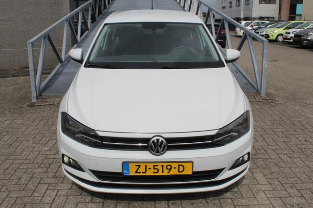 Volkswagen POLO 1.0 TSI Comfortline Navigatie/Adaptive cruise control/Airco/Apple carplay/Elektrische ramen/Elektrisch verstelbare spiegels/15'' Lichtmetalen velgen.