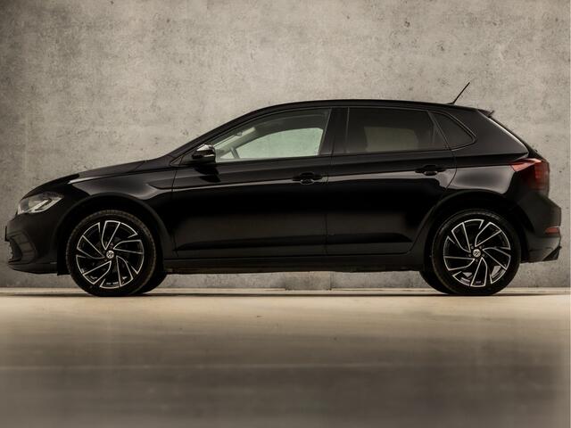 Volkswagen POLO 1.0 TSI Sportline Automaat (VIRTUAL COCKPIT, APPLE CARPLAY, GROOT NAVI, KEYLESS, CLIMATE, CAMERA, LM VELGEN, SPORTSTOELEN, GETINT GLAS, NIEUWSTAAT)