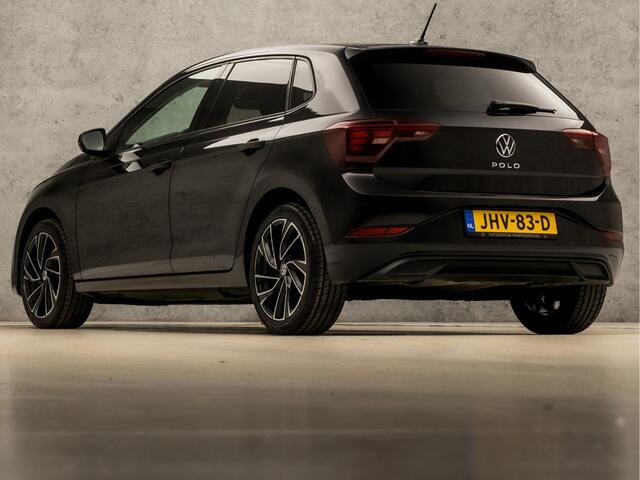 Volkswagen POLO 1.0 TSI Sportline Automaat (VIRTUAL COCKPIT, APPLE CARPLAY, GROOT NAVI, KEYLESS, CLIMATE, CAMERA, LM VELGEN, SPORTSTOELEN, GETINT GLAS, NIEUWSTAAT)