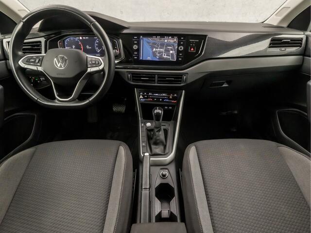 Volkswagen POLO 1.0 TSI Sportline Automaat (VIRTUAL COCKPIT, APPLE CARPLAY, GROOT NAVI, KEYLESS, CLIMATE, CAMERA, LM VELGEN, SPORTSTOELEN, GETINT GLAS, NIEUWSTAAT)