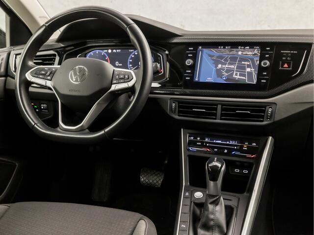 Volkswagen POLO 1.0 TSI Sportline Automaat (VIRTUAL COCKPIT, APPLE CARPLAY, GROOT NAVI, KEYLESS, CLIMATE, CAMERA, LM VELGEN, SPORTSTOELEN, GETINT GLAS, NIEUWSTAAT)