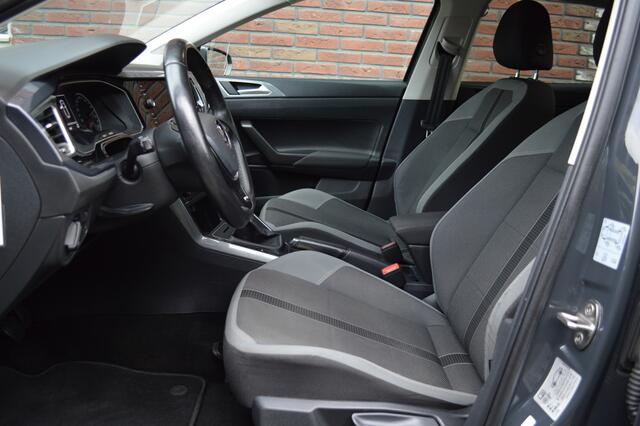 Volkswagen POLO 1.0 TSI Highline Navi CarPlay Pdc
