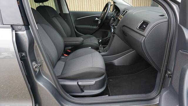 Volkswagen POLO 1.0 TSI 110pk Highline 5Drs Navi 17inch LM GTI Clima Cruise Control *Zeer Nette Polo* 108198km!