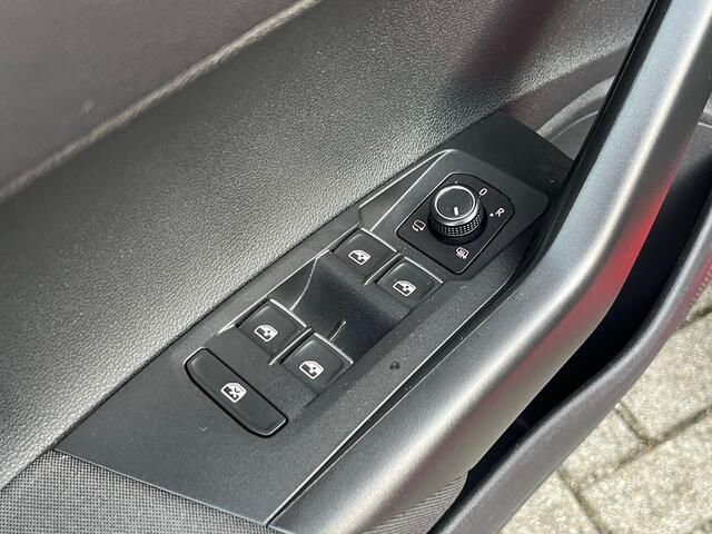 Volkswagen POLO 2.0 TSI GTI | DSG | Stoelverwarming | Camera | Navigatie | Adaptive Cruise Control |