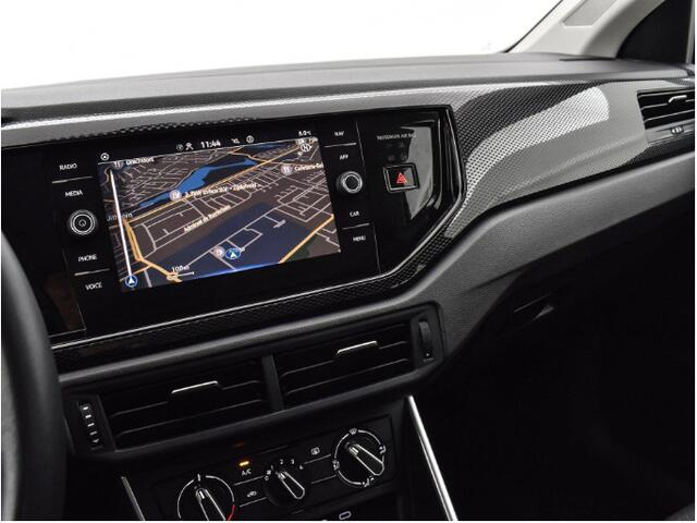 Volkswagen POLO Life Edition 1.0 TSI 95 pk 5 versn. Hand · Achteruitrijcamera · regensensor ·