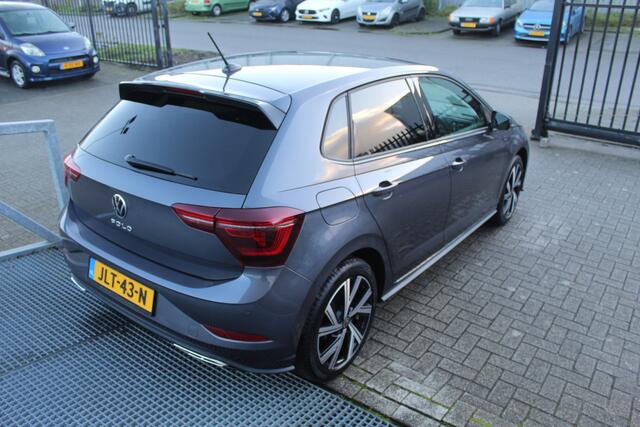 Volkswagen POLO 1.0 TSI 2x R-Line Automaat Navigatie/Virtual cockpit/Adaptive cruise control/Achteruitrijcamera/Parkeersensoren rondom/Apple carplay/Stoelverwarming/LED grill/IQ.light/Climate control/Draadloze telefoonlader/DAB/17''Lichtmetalen velgen.