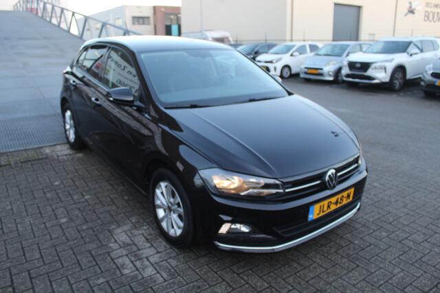 Volkswagen POLO 1.0 TSI Highline Climate control/Stoelverwarming/Navigatie/Apple car play/Verwarmbare buitenspiegels/Parkeerassistent/Privacy glass/Cruise control