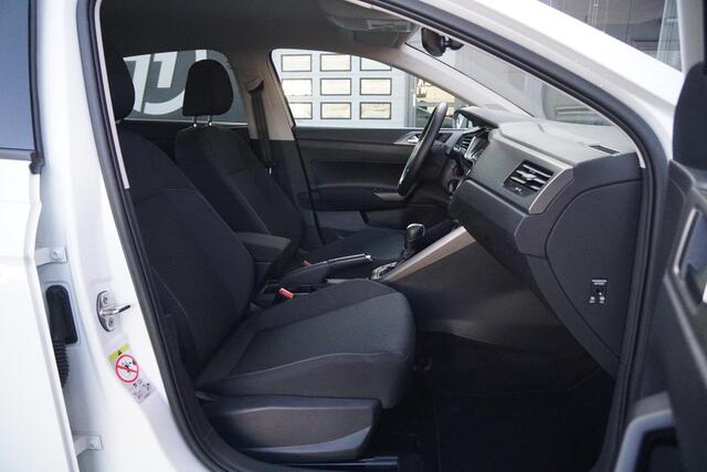 Volkswagen POLO 1.0 TSI Comfortline Automaat + STOELVERWARMING / TREKHAAK / APPLE CARPLAY