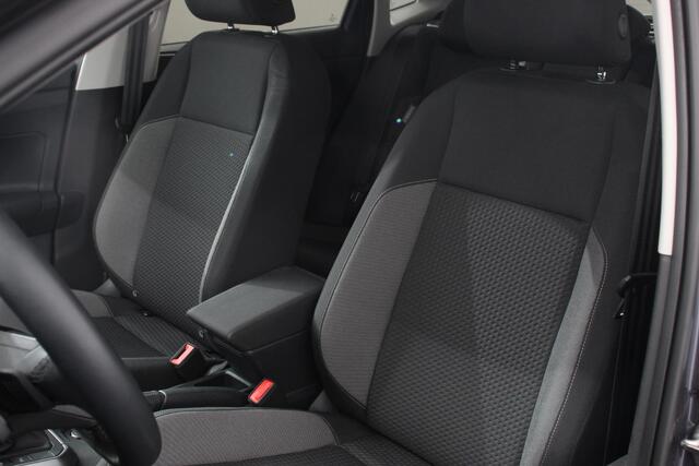 Volkswagen POLO 1.0 TSI DSG Life | Adaptive Cruise Control | Parkeersensoren Voor + Achter | Privacy Glass | LED | Apple Carplay/Android Auto | Virtual Cockpit |