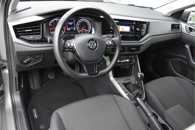 Volkswagen POLO 96 PK TSI Nieuwstaat! ECC PDC stoelverw. Navi Carplay Comfortline Business