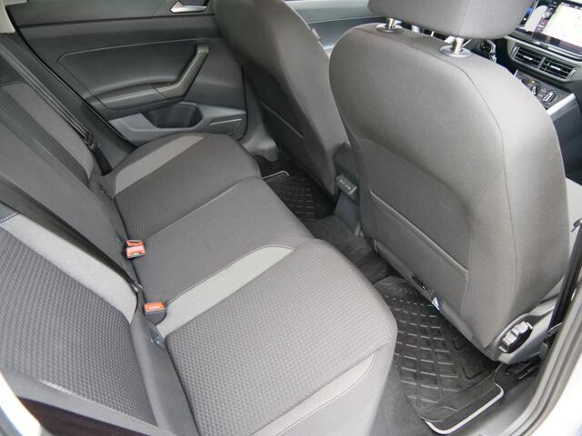 Volkswagen POLO 1.0 TSI Life 96 Pk Automaat Navigatie / Apple Carplay / PDC / Trekhaak