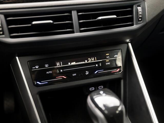 Volkswagen POLO 1.0 TSI Sportline Automaat (VIRTUAL COCKPIT, APPLE CARPLAY, GROOT NAVI, KEYLESS, CLIMATE, CAMERA, LM VELGEN, SPORTSTOELEN, GETINT GLAS, NIEUWSTAAT)
