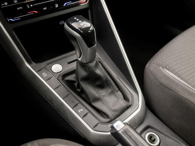 Volkswagen POLO 1.0 TSI Sportline Automaat (VIRTUAL COCKPIT, APPLE CARPLAY, GROOT NAVI, KEYLESS, CLIMATE, CAMERA, LM VELGEN, SPORTSTOELEN, GETINT GLAS, NIEUWSTAAT)