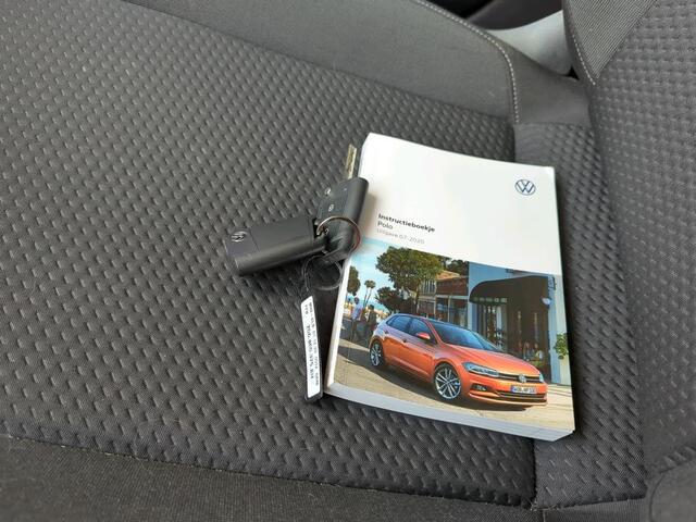 Volkswagen POLO 1.0 TSI Comfortline / PARK. SENSOREN/ DIGITAL DASHBOARD/ ADAPT. CRUISE/ NAVI/ AIRCO/ GETINT GLAS/ 16" LMV