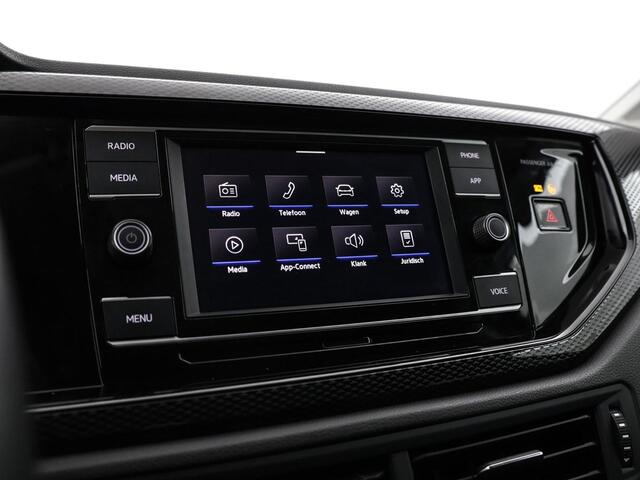 Volkswagen POLO 1.0 TSI 95pk Life · Apple/Android Car Play · Airco · Getint Glas · P-Sensoren · DAB · 15'' Inch · Garantie t/m 09-11-2027 of 100.000km