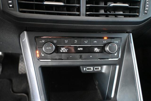 Volkswagen POLO 1.0 TSI Highline Clima Panoramadak Stoelverwarming Carplay Rijklaarprijs Inruil Mogelijk!