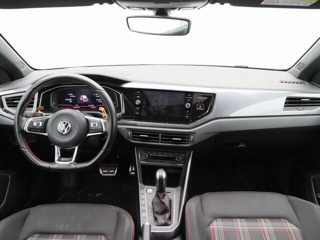 Volkswagen POLO 2.0 TSi GTi 200 Pk Automaat | Panoramadak | Adaptive Cruise | Full LED | Stoelverwarming | Navigatie | Camera | Carplay | 18 Inch | 132.738 Km!!