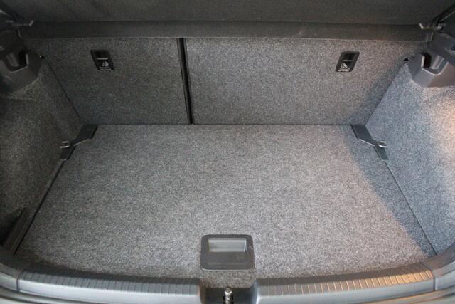 Volkswagen POLO 1.0 TSI Comfortline Automaat Navigatie | Camera | Cruise control | el. Inklapbare spiegels