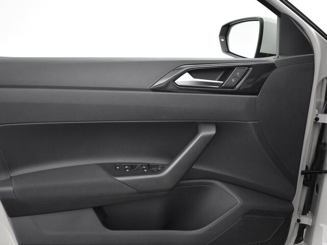 Volkswagen POLO Life Edition 1.0 TSI 95 pk 5 versn. Hand · Airconditioning automatisch, 2-zone (climatronic) ·