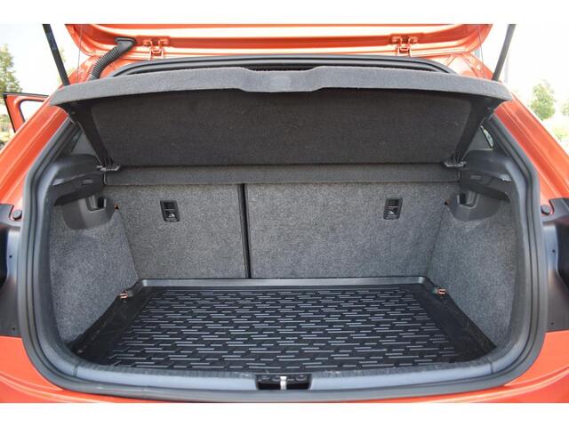 Volkswagen POLO 1.0 TSI Highline Business R | Apple CarPlay | Half Leer | Sportstoelen | Senoren