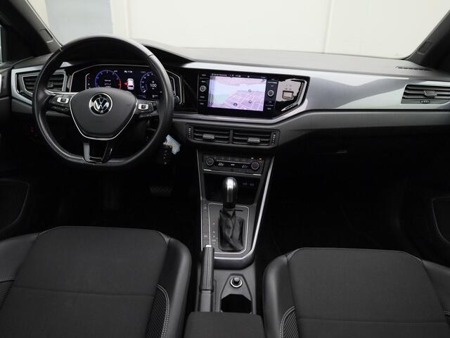 Volkswagen POLO 1.0TSI/110PK Highline DSG · Panoramadak · R-line Exterieur · Apple/Android Car Play · Camera + Parkeersensoren