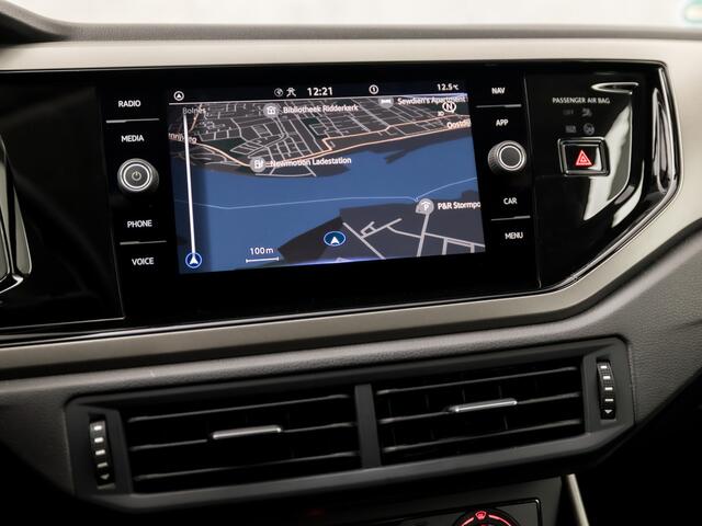 Volkswagen POLO 1.0 TSI Sportline Automaat (APPLE CARPLAY, GROOT NAVI, LM VELGEN, SPORTSTOELEN, PARKEERSENSOREN, ADAPTIVE CRUISE, NIEUWSTAAT)