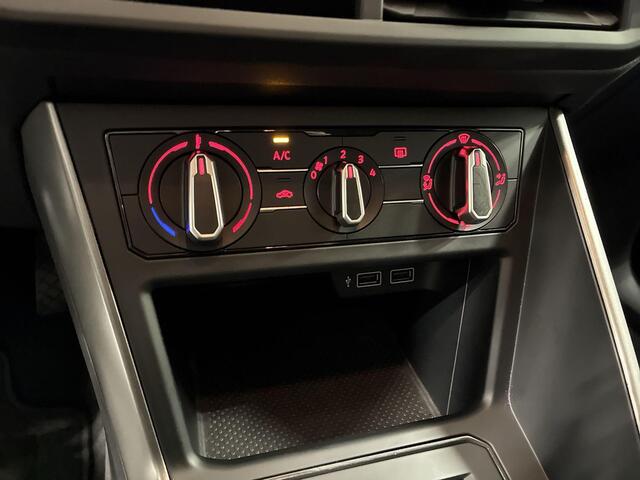 Volkswagen POLO 1.0 TSI 95pk Comfortline · Apple/Android Car Play · Navigatie · P-Sensoren · ACC · Airco · 17'' Inch ·