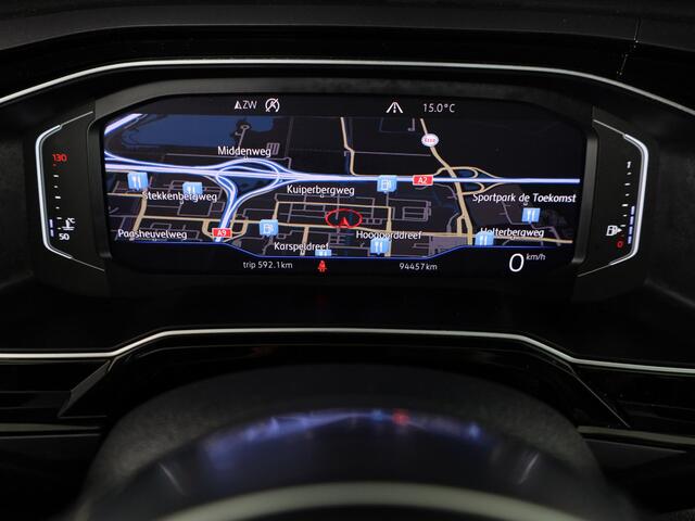 Volkswagen POLO 1.0 TSI Highline 95PK | Panoramadak | Parkeersensoren | R-Line | Digitaal dashboard | Led | Camera