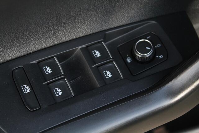 Volkswagen POLO 1.0 TSI Highline//Led//Navi//Ecc//Stoelverwarming!!