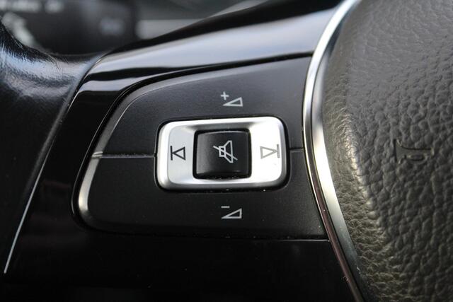 Volkswagen POLO 1.0 TSI Highline//Led//Navi//Ecc//Stoelverwarming!!