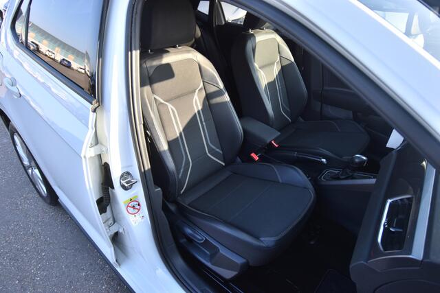 Volkswagen POLO 1.0 TSI Highline R-Line , NAVI , CLIMATR , LED KOPL , LMV16 , CR CONTR ,