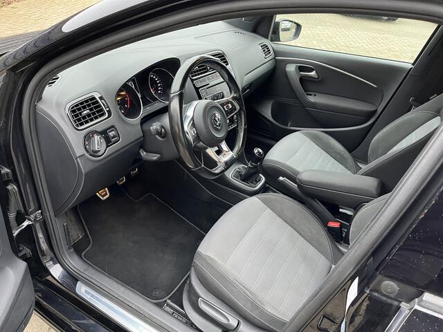 Volkswagen POLO 1.0 TSI R-line Highline / 17 inch / Clima / Cruise / Carplay /Stoelverwarming