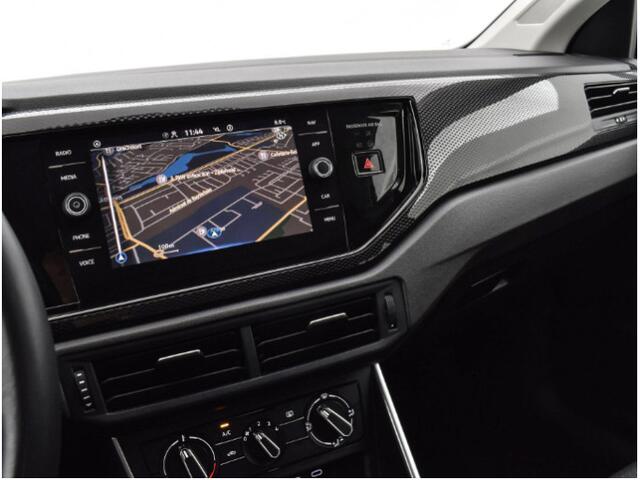 Volkswagen POLO Life Edition 1.0 TSI 95 pk 5 versn. Hand · Achteruitrijcamera · regensensor ·