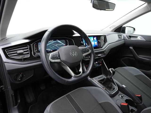 Volkswagen POLO 1.0 TSI 95 pk Style | Panoramadak | IQ Light | Beats | Stoelverwarming | Navigatie | Parkeersensoren voor/achter