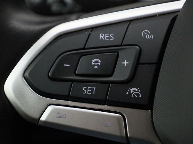 Volkswagen POLO 1.0TSI/95PK R-Line · Apple/Android Car Play · Clima · LED · Parkeersensoren · Garantie t/m 30-04-2028 of 100000km