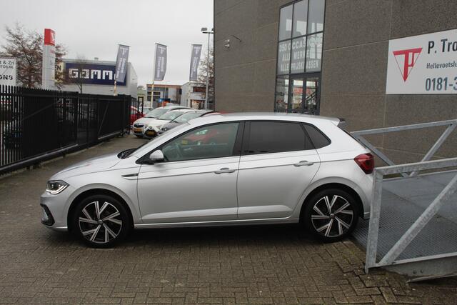 Volkswagen POLO 1.0 TSI R-Line Automaat/Navigatie/Virtual cockpit/Adaptive cruise control/Achteruitrijcamera/Parkeersensoren rondom/Apple carplay/Stoelverwarming/LED grill/IQ.light/Climate control/Draadloze telefoonlader/DAB/17''Lichtmetalen velgen.