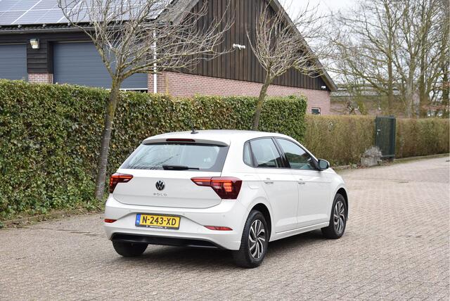 Volkswagen POLO 1.0 TSI Life parkeersensoren navi virtueel NAP 1e eigenaar