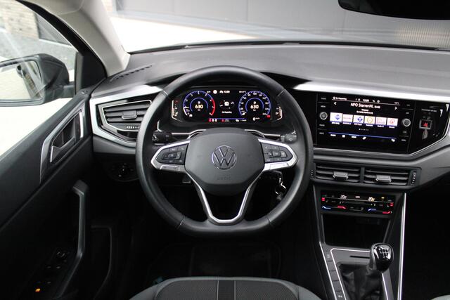 Volkswagen POLO 1.0 TSI R-Line 95pk - IQ-Light - Camera - Stoelverwarming - ACC - Carplay - Navi - DAB - Rijklaar