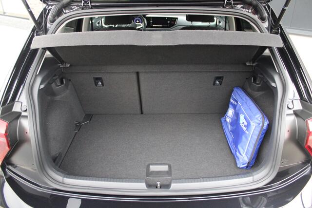 Volkswagen POLO 1.0 TSI R-Line 95pk - IQ-Light - Camera - Stoelverwarming - ACC - Carplay - Navi - DAB - Rijklaar