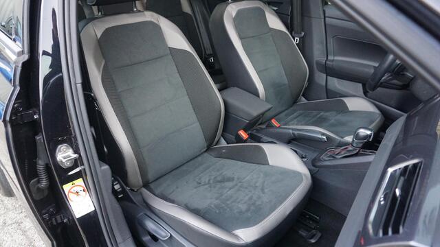 Volkswagen POLO GTI 2.0 TSI 200PK 5DRS DSG Pano.Dak Leder/Alcantara 18inch LM Keyless Virtual Beats Keyless *NL auto* 70341km!