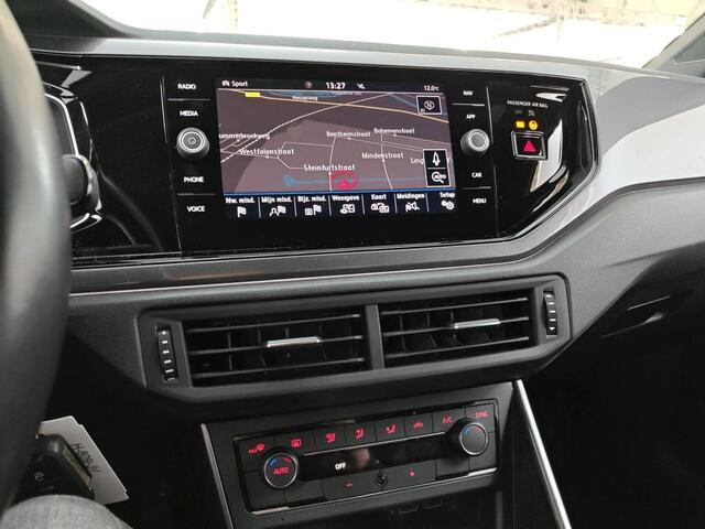 Volkswagen POLO 1.0 TSI R-Line / AUTOMAAT/ PARK. SENSOREN/ DIGITAL DASHBOARD/ NAVI/ CLIMA/ 17" LMV