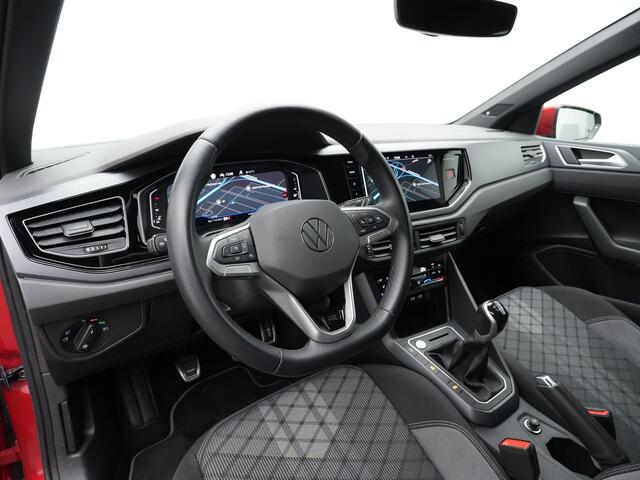 Volkswagen POLO 1.0 TSI 95 pk R-Line | Panoramadak | Navigatie Discover Pro | Beats | IQ Light | Achteruitrijcamera | Stoelverwarming