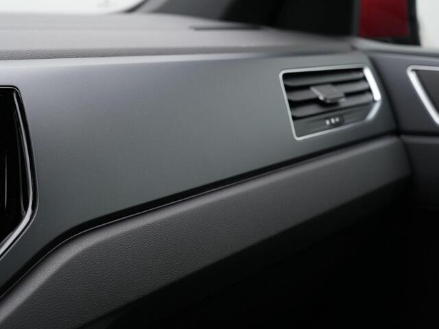 Volkswagen POLO 1.0 TSI 95 pk R-Line | Panoramadak | Navigatie Discover Pro | Beats | IQ Light | Achteruitrijcamera | Stoelverwarming