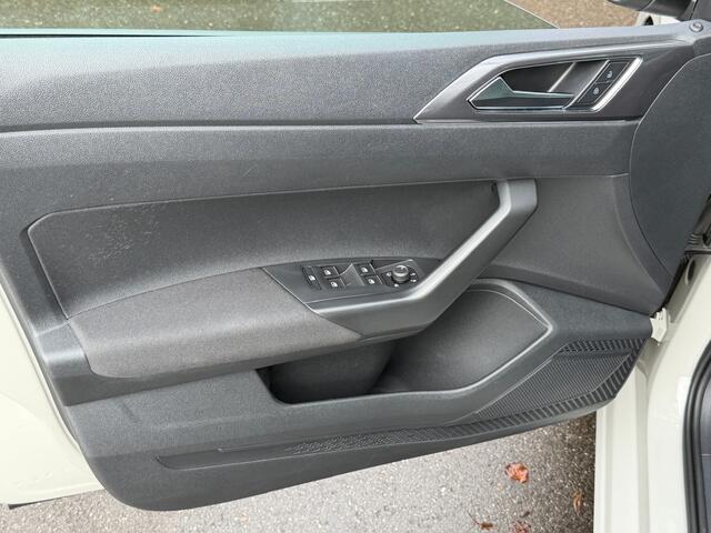 Volkswagen POLO 1.0 TSI Style Alcantara | Camera | Virtual | Navi | 17 inch | IQ light | Climate | Stoelverwarming | Rijklaar incl. garantie