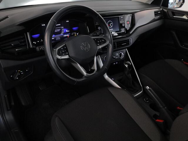 Volkswagen POLO 1.0 TSI Life 95 PK | Navigatie via app | LM velgen | Parkeersensoren voor en achter |