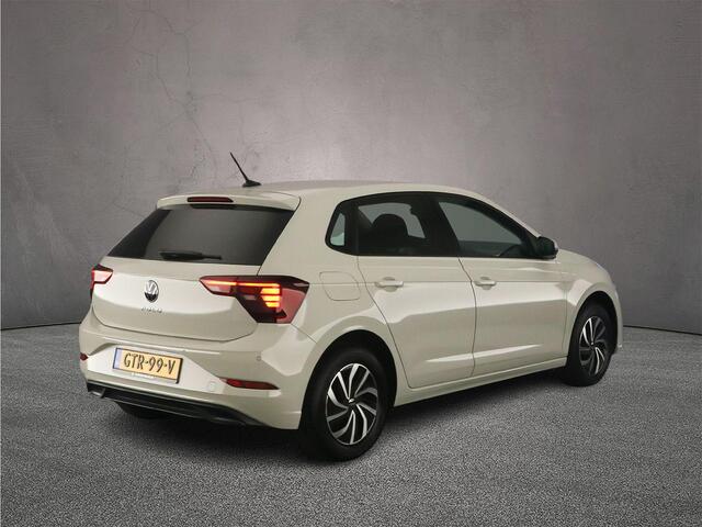 Volkswagen POLO Life Edition 1.0 TSI 95pk DSG Automaat Adaptive cruise control, Achteruitrijcamera, LED koplampen, Parkeersensor achter, App connect, DAB, Radio, Airco, Bluetooth
